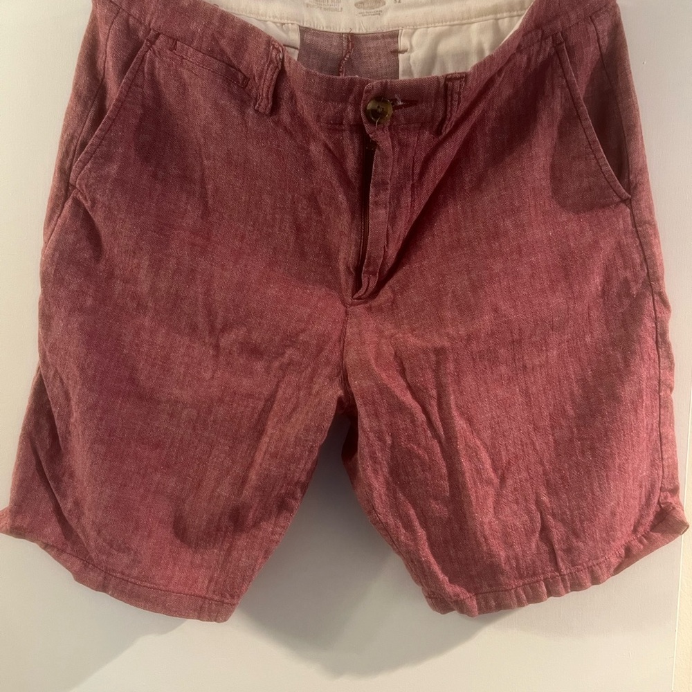 Old Navy Men's Burgundy Flat Front Shorts